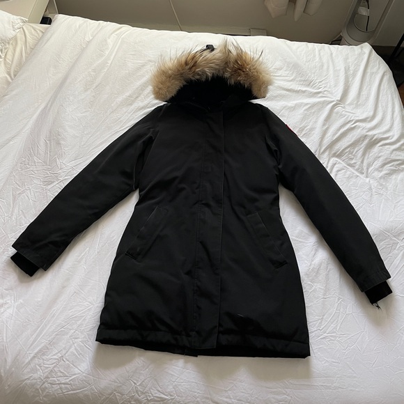 Black, Size Small, Canada Goose Victoria Parka With Hood - Picture 10 of 14